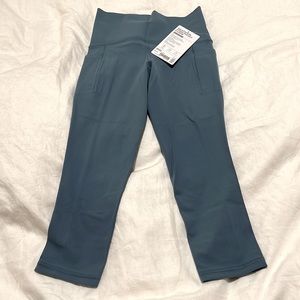 Athleta Salutation Stash Pocket II Capri